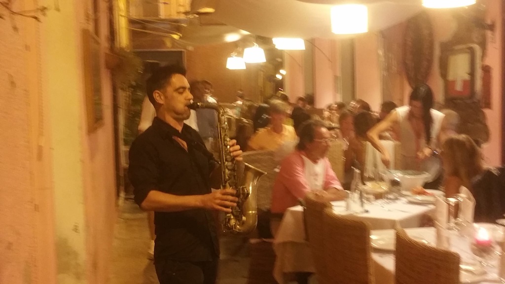 Atmosphere at La Grotta